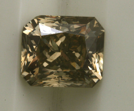 A honey brown radiant, 2,02 ct